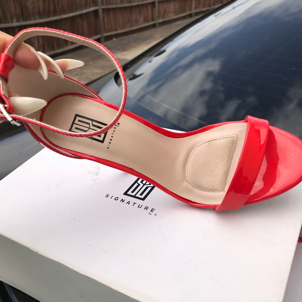 Red heels 👠 so classy